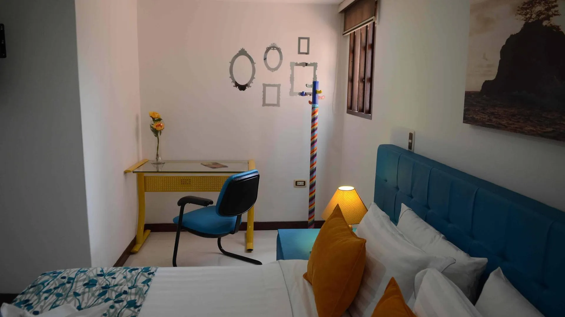 Kolor Hotel Boutique Medellín 3*,